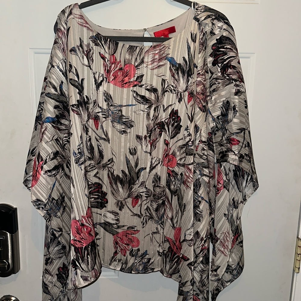 Jennifer Lopez like new shirt